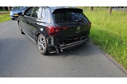 Flinke schade bij aanrijding op kruising Heetkamp en Uddelerweg in Elspeet