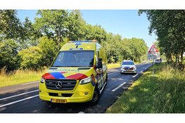 Audi botst met flinke snelheid achterop werkbus op N309 bij Epe