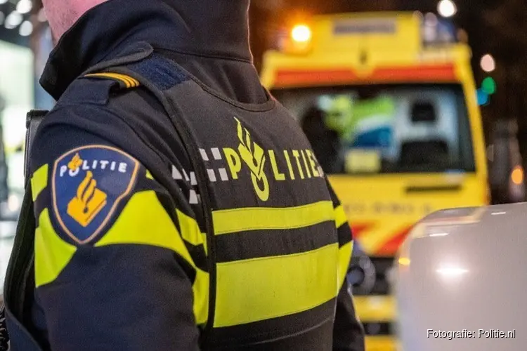 Scooterrijder gewond na botsing met auto in Apeldoorn