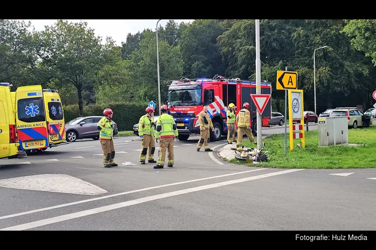 Zündapp-brommer hard geschept op N309 bij Epe, bestuurder naar ziekenhuis