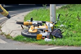 Zündapp-brommer hard geschept op N309 bij Epe, bestuurder naar ziekenhuis