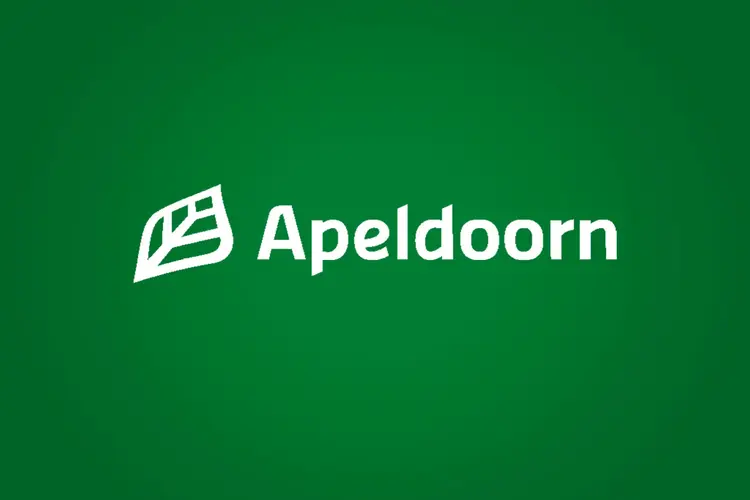 Apeldoorn herdenkt vliegramp op de Christelijke HBS na 80 jaar
